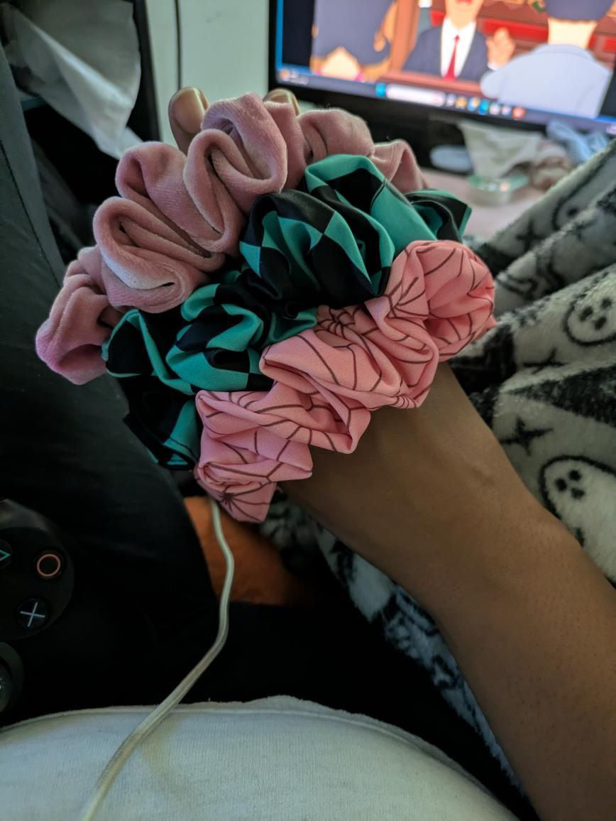 FREE Mystery Scrunchie 🎀